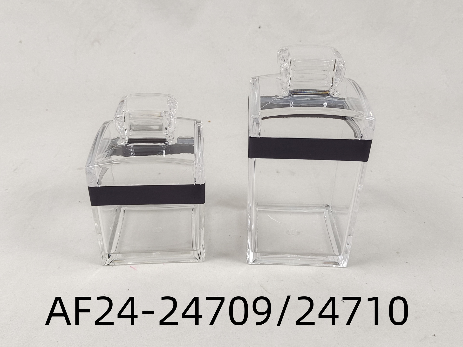 علبة بلاستيكية