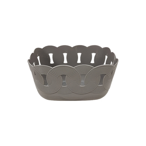 سلة بلاستيكية