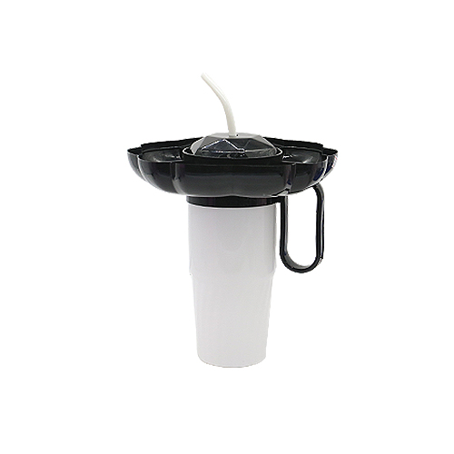 كوب مع طبق